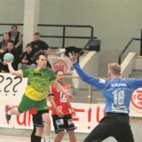 ETG Recklinghausens Alexander Rathmer trifft im Spiel gegen TuS Einheit Brockhagen.