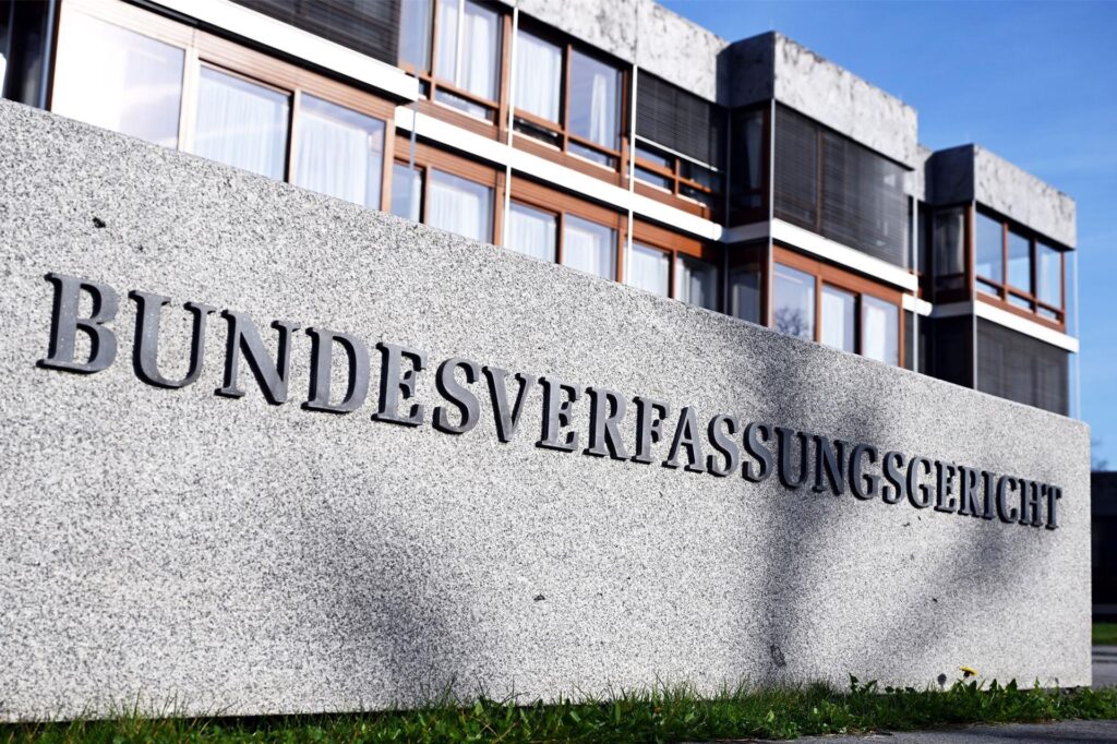 Das Bundesverfassungsgericht in Karlsruhe Das Bundesverfassungsgericht in Karlsruhe