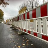 Zwischen dem ehemaligen Zechengelände von Auguste Victoria und dem Ovelheider Weg wird der Verkehr einspurig in Richtung Sinsen geführt. In Richtung Stadtmitte ist die Victoriastraße auf diesem Streckenabschnitt gesperrt.