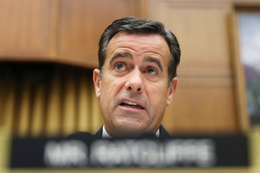 Der Abgeordnete John Ratcliffe befragt den ehemaligen Sonderberater Mueller vor dem Geheimdienstausschuss des Repräsentantenhauses zu seinem Bericht. Der Abgeordnete John Ratcliffe befragt den ehemaligen Sonderberater Mueller vor dem Geheimdienstausschuss des Repräsentantenhauses zu seinem Bericht.