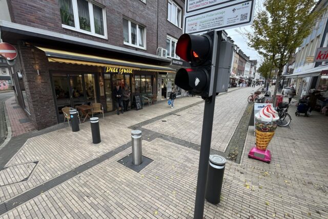 Die Sicherheitspoller an der Essener Straße in der Innenstadt von Dorsten