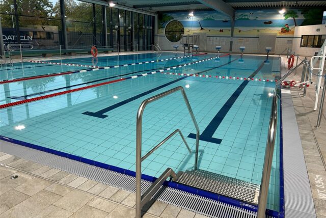Einstieg in den Nichtschwimmerbereich des Dattelner Stadtbads.