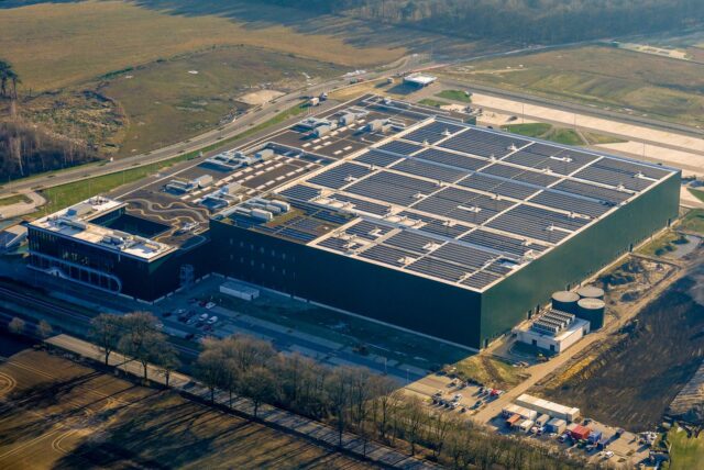 Das von GXO betriebene Logistikzentrum im Dorstener Stadtteil Wulfen aus der Luft.