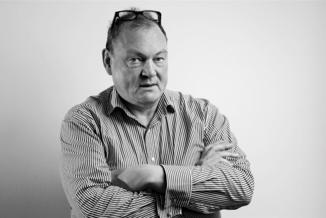 Jan Froehlich, Rechtsanwalt aus Berlin, mahnte im Auftrag von Künstler Jan Bormann den Castrop-Rauxel-Kalender 2025 ab. Auch richtete er ein Schreiben an den Lions-Club.