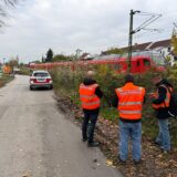Mitarbeiter vom Notfallmanagement der Deutschen Bahn waren am Samstagmorgen an den Bahngleisen in Haltern im Einsatz.