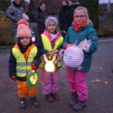 Drei Kinder beim St. Martinsumzug in Oer-Erkenschwick.