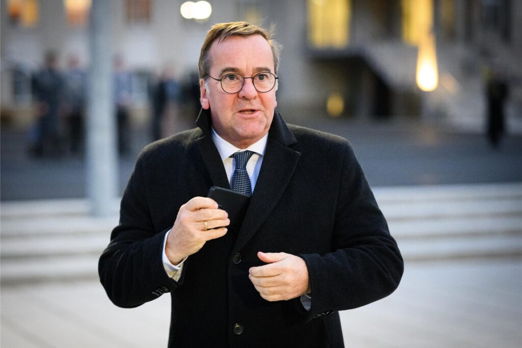 Boris Pistorius (SPD), Bundesminister der Verteidigung, kommt zum offiziellen Antrittsbesuch der luxemburgischen Verteidigungsministerin am Bendlerblock, dem Sitz des Bundesministeriums der Verteidigung. Boris Pistorius (SPD), Bundesminister der Verteidigung, kommt zum offiziellen Antrittsbesuch der luxemburgischen Verteidigungsministerin am Bendlerblock, dem Sitz des Bundesministeriums der Verteidigung.