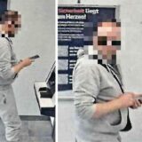 Mit Fotos sucht die Polizei nach einem Mann, der eine gestohlene Bankkarte dazu genutzt haben soll, Geld an einem Automaten in Dorsten abzuheben.