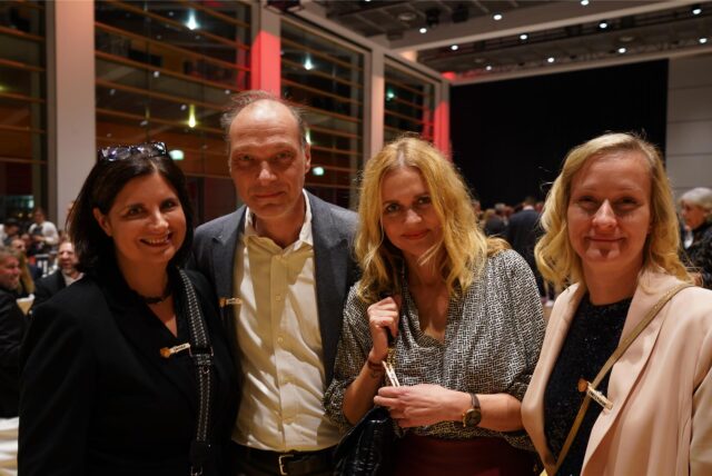 Martin Brambach und Christine Sommer mit weiteren Gästen auf der Feier der Ruhrpotthelden im Ruhrfestspielhaus in Recklinghausen