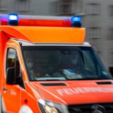 Ein Rettungswagen mit Blaulicht, Symbolbild zu Unfällen in Recklinghausen.