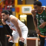 Wer hat im Pokal das Weiterkommen im Blick? Dorstens Aamondae Coleman (r.) oder der Hertener Müslim Özmeral?