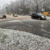 Dichter Schnee fällt auf der Rappaportstraße.