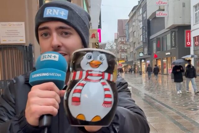 Unser Reporter hat in der Dortmunder City Passanten gefragt, was sie vom Design der diesjährigen Weihnachtstasse halten.
