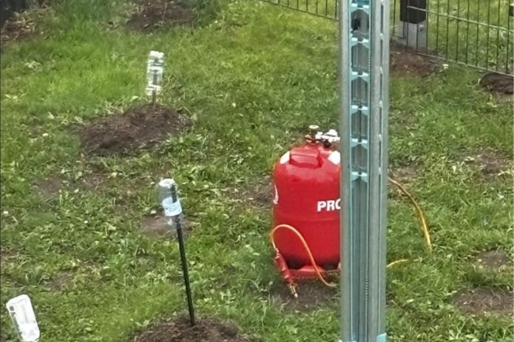 Die Maulwürfe sollten offenbar mittels Propangasflasche in einem Winterberger Garten getötet werden. Die Maulwürfe sollten offenbar mittels Propangasflasche in einem Winterberger Garten getötet werden.