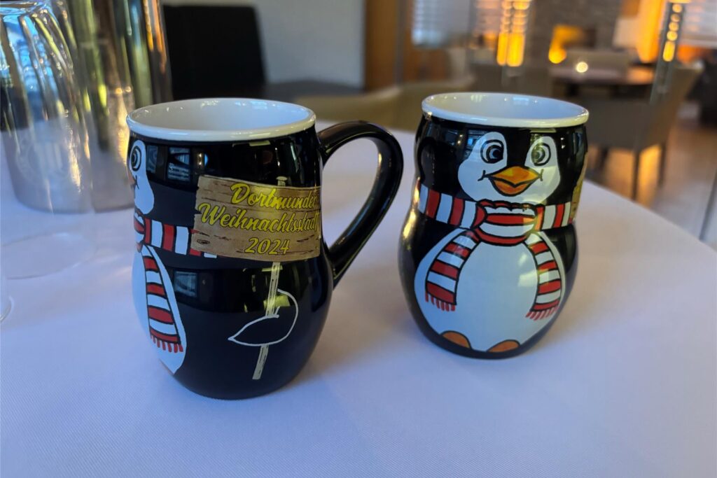 So sieht die Glühwein-Tasse des Dortmunder Weihnachtsmarktes 2024 aus.