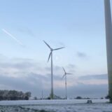 Schnee rund um die Windkraftanlagen auf dem Schweriner Berg in Castrop-Rauxel am 22.11.2024 gegen 8 Uhr.