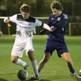 Teutonia SuS Waltrops Tom Dreier (am Ball) steigt nach seiner Fußverletzung diese Woche wieder ins Training mit Ball ein.