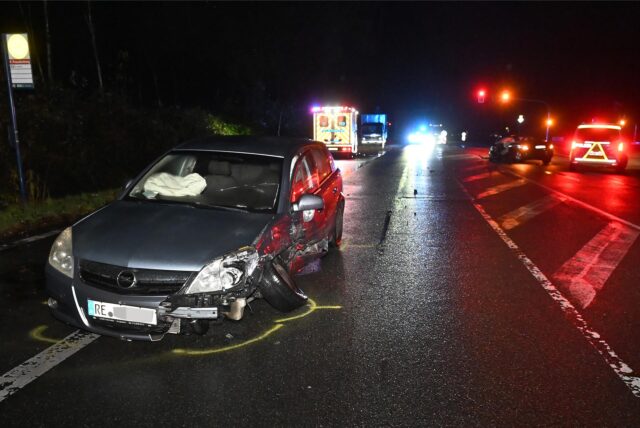 In Dorsten kam es zu einem schweren Unfall. Zwei Wagen waren danach nicht mehr fahrbereit.