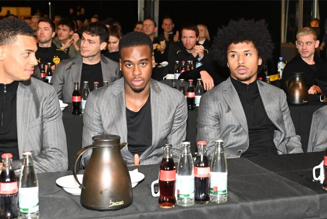 Jamie Gittens schaut in die Kamera.