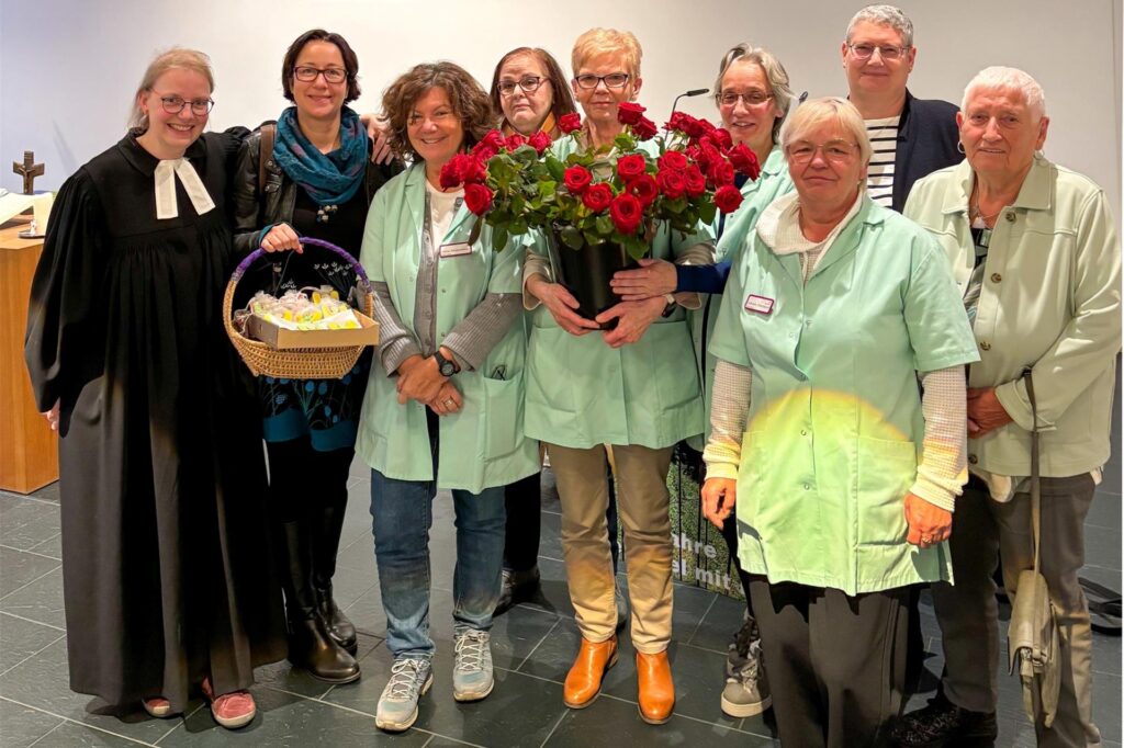 Die Grünen Engel des EvK Castrop-Rauxel wurden unter anderem von der Krankenhausseelsorgerin Ute Diepenbrock für ihr Engagement geehrt.