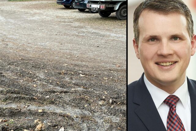 Obwohl am Parkplatz des Friedhofs am Tüshausweg in Holsterhausen erst vor Kurzem gearbeitet wurde, ist er an manchen Stellen wieder aufgeweicht. „Eine Zumutung“ nennt Bürgermeister Tobias Stockhoff die Situation und plädiert für eine dauerhafte Befestigung des Platzes.