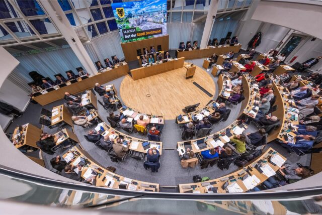 Etliche Ratsmitglieder bekleiden Aufsichtsratsposten in städtischen Unternehmen. Das lohnt sich finanziell durchaus.