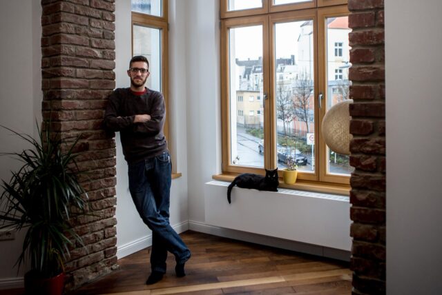 Er könnte für die Grünen als Oberbürgermeister kandidieren und der erste sein, der die SPD von diesem Amt ablöst.