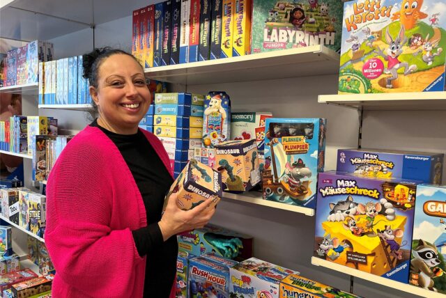 Tanja Ligas in ihrem Spielzeuggeschäft „Püppies Laden“  in Haltern