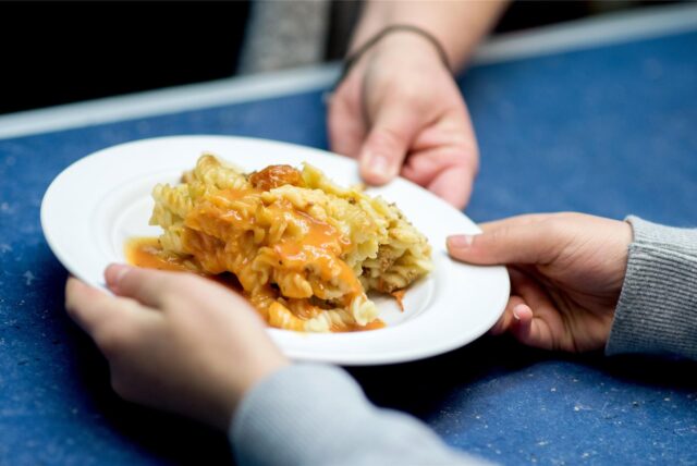 Guten Appetit: In Marl zahlen Eltern auch künftig nur 46 Euro im Monat für das Schul- und Kita-Essen ihrer Kinder.