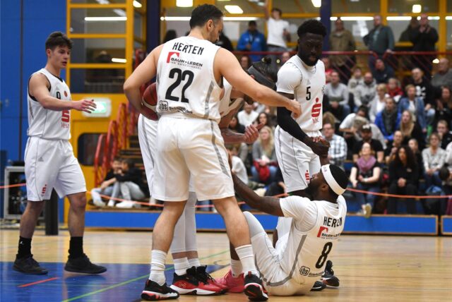 Basketball Regionalliga West 16. November 2024, Rosa-Parks-Schule. Hertener Löwen – BG Dorsten 77:64.