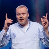 Entertainer Stefan Raab spricht bei der Eröffnung vom Unternehmensgründer- und Investorentreffen Bits & Pretzels.