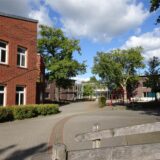 Blick auf einige Schulgebäude der Christy-Brown-Schule in Herten-Langenbochum.