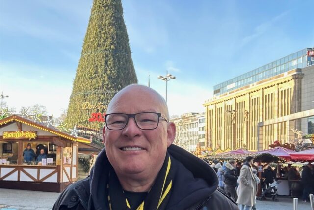 Frankie goes to Hollywood-Gitarrist Brian Nash schwärmt von Dortmund und dem Weihnachtsmarkt.