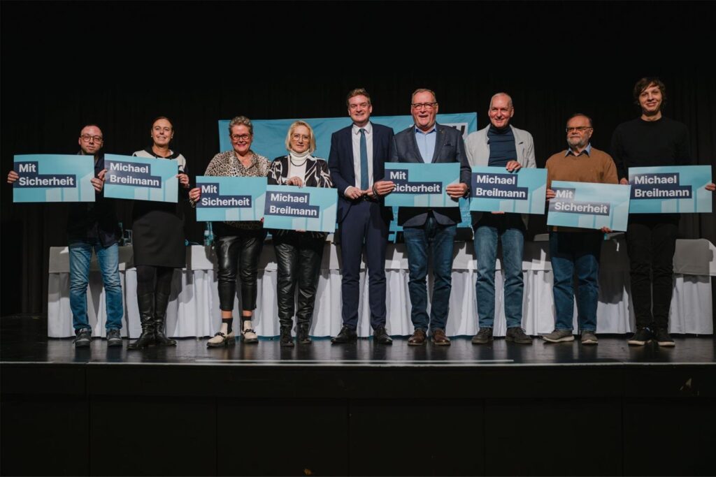 Michael Breilmann. Mit Sicherheit. Der 41-jährige Castrop-Rauxeler soll wieder für die CDU in den Bundestag einziehen. Bei der Wahlkreisvertreterversammlung am Samstag erhielt er 100 Prozent, also volle Rückendeckung. Michael Breilmann. Mit Sicherheit. Der 41-jährige Castrop-Rauxeler soll wieder für die CDU in den Bundestag einziehen. Bei der Wahlkreisvertreterversammlung am Samstag erhielt er 100 Prozent, also volle Rückendeckung.