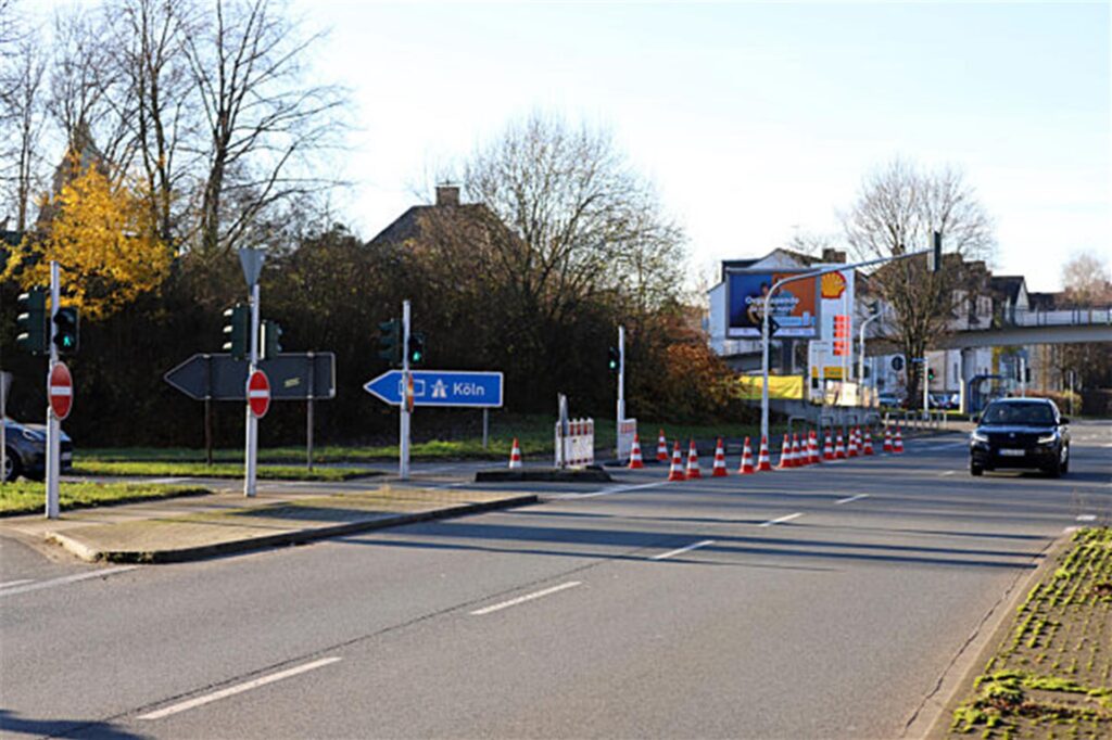 Die Autobahnauffahrt Richtung Köln ist gesperrt