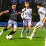 Der FC Brünninghausen (schwarze Trikots) steht punktgleich mit dem Spitzenreiter TSG Sprockhövel auf dem zweiten Platz der Westfalenliga 2.