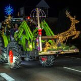 Festlich geschmückt waren die Trecker der Landwirte.