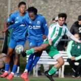 Der SV Wacker Obercastrop (blaue Trikots) gewann gegen den BSV Schüren das fünfte Spiel in Folge in der Westfalenliga 2.