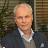 Ulrich Rolfing, Ehrenamts-Beauftragter des Fußballkreises Unna-Hamm, im Gespräch mit Bernard Dietz.