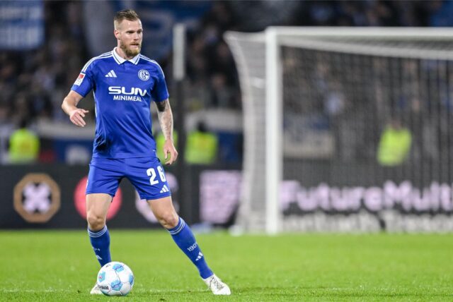 Zu Gast beim „Mythos“: Schalke-Profi Tomas Kalas kommt nach Polsum. Und nicht nur er.