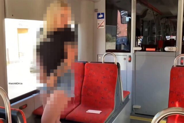 Die Darstellerin macht sich in der U43 die Hose auf. Sie ist so verpixelt, dass man sie nicht erkennt.