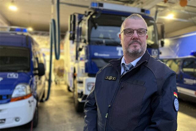 Seitdem er 17 war, hilft Olaf Linsner ehrenamtlich beim THW. Inzwischen ist er in Castrop-Rauxel der Ortsbeauftragte.