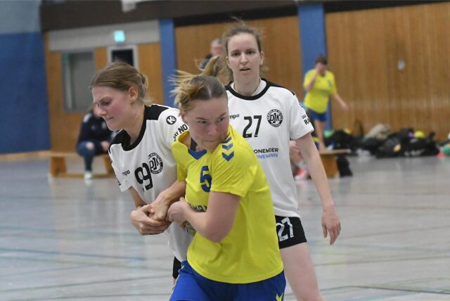 Der TuS Ickern, hier mit Bianca Dunschen am Ball, tritt im letzten Duell vor der Winterpause gegen den Bezirksliga-Tabellenzweiten Bochumer HC an.
