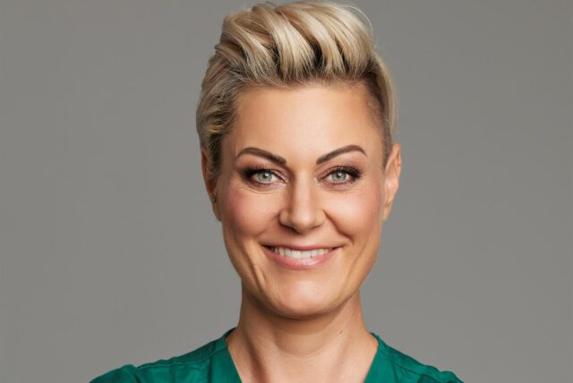 Porträtbild von Carola Holzner