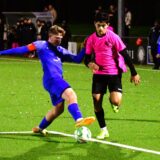 In der B-Jugend-Partie zwischen dem FC Frohlinde (blaue Trikots) und dem SV Wanne 11 kam es zu unschönen Szenen.