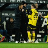 Nuri Sahin im Gespräch mit Marcel Sabitzer.