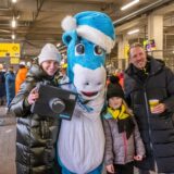 Ein Foto mit Leni: Die Besucher bei „Dortmund singt Weihnachtslieder“ ließen sich dies nicht nehmen.