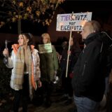 Eine Demonstration von Tierschützern fand am Dienstag (3.12.2024) im Umfeld der Jahreshauptversammlung des Tierschutzvereins Castrop-Rauxel statt.