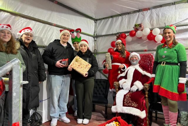 Nikolausaktion mit Nikolaus André und Elfen