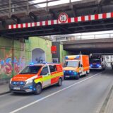 Rettungswagen auf der Bahnhofstraße.